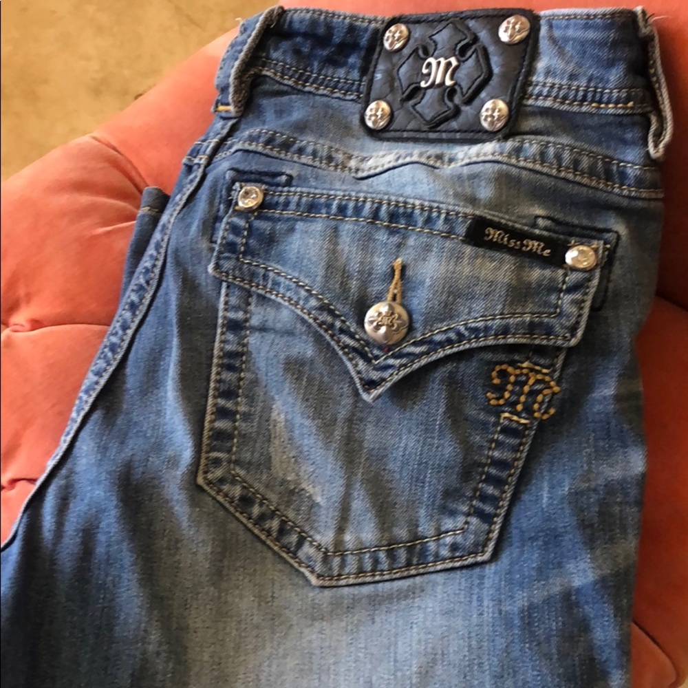 Miss Me Capri Jeans